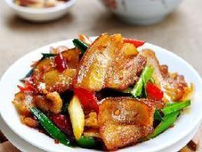 50 Yi Heung Spicy Aubergine Tasty combination of minced pork, aubergine & chilli bean sauce 香辣雞丁 8.