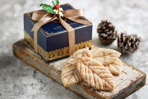 Christmas Macarons Marronette - brown and orange - Chestnut cream