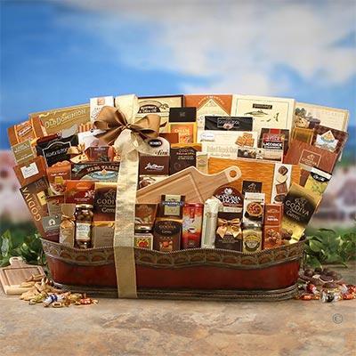 Ultimate Holiday Gift Basket Item # C901 --$299.99 The Ultimate Holiday Gift Basket is the perfect choice for an office, group or family on your list.