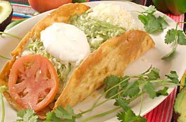 Appetizers Villa Sampler Can t make up your mind between chicken quesadillas, beef taquitos and beef nachos. Enjoy them all... with guacamole, pico de gallo, jalapeños and cheese 11.