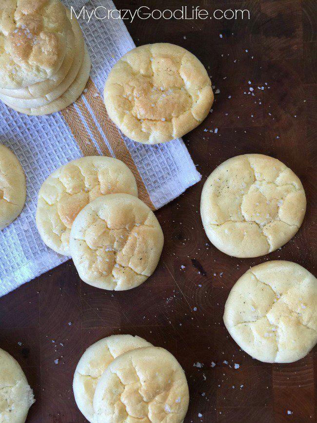Low Carb Cloud Bread Cloud Bread. Have you heard of it? It s a super low carb (2.5 carbs per 15 pieces) bread recipe that everyone is going a little crazy for.