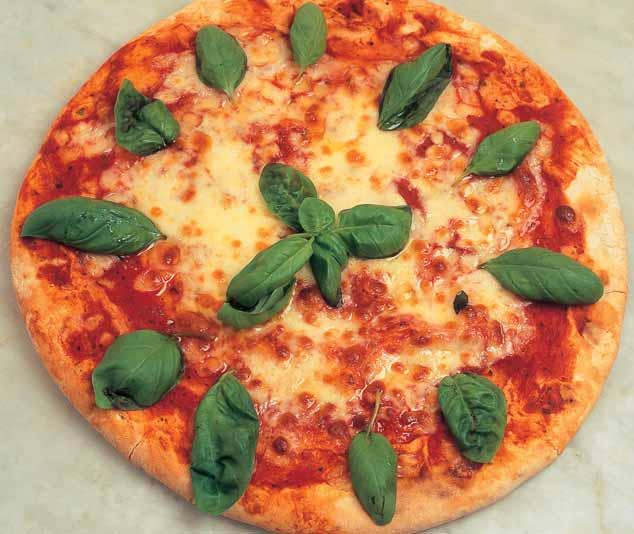 Pizza Pizza Margherita Pizza Margherita Na štyri pizze (osem osôb) 350 g múky 10 g pivn ch kvasníc Jedna lyïica extra panenského olivového oleja 60 g mozzarelly nakrájanej na malé kocky (na jednu