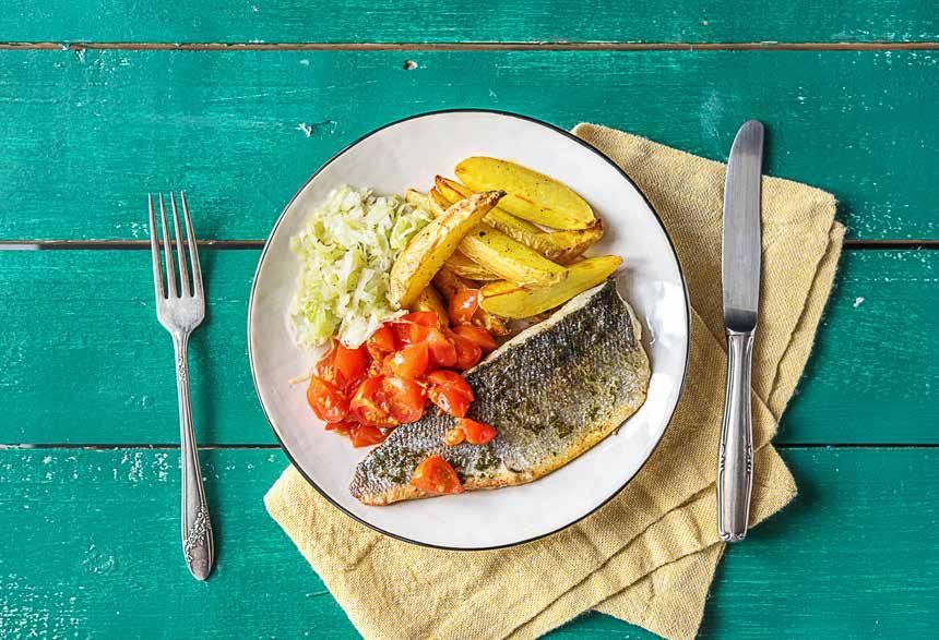 Pan-fried sea bass with sage butter With tomatoes, leeks and curry-potatoes Firm potatoes Ground curry spices Leeks f Red cherry tomatoes f Garlic Fresh sage f Fillet of sea bass f 8 Total: 35-40 min.