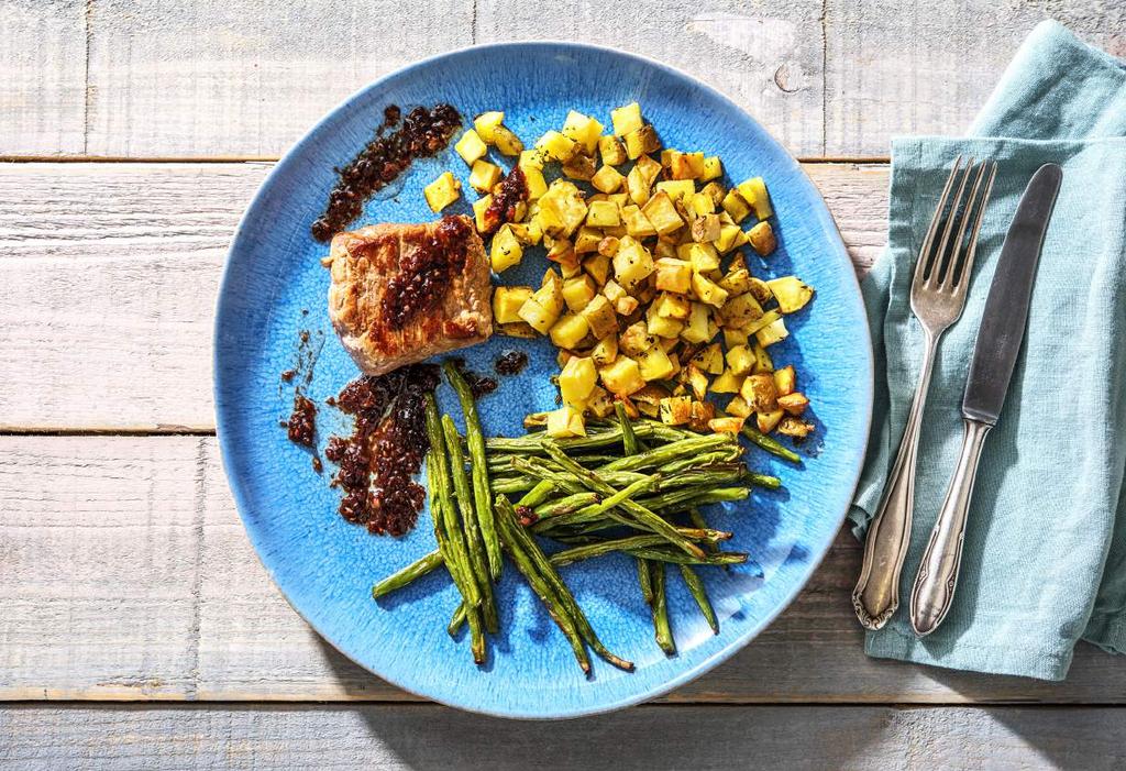 Pork tenderloin with raspberry-balsamic sauce With rosemary potatoes and green beans from the oven Firm potatoes Fresh rosemary f Green beans f Shallots Pork tenderloin f Raspberry jam f 9 Total: