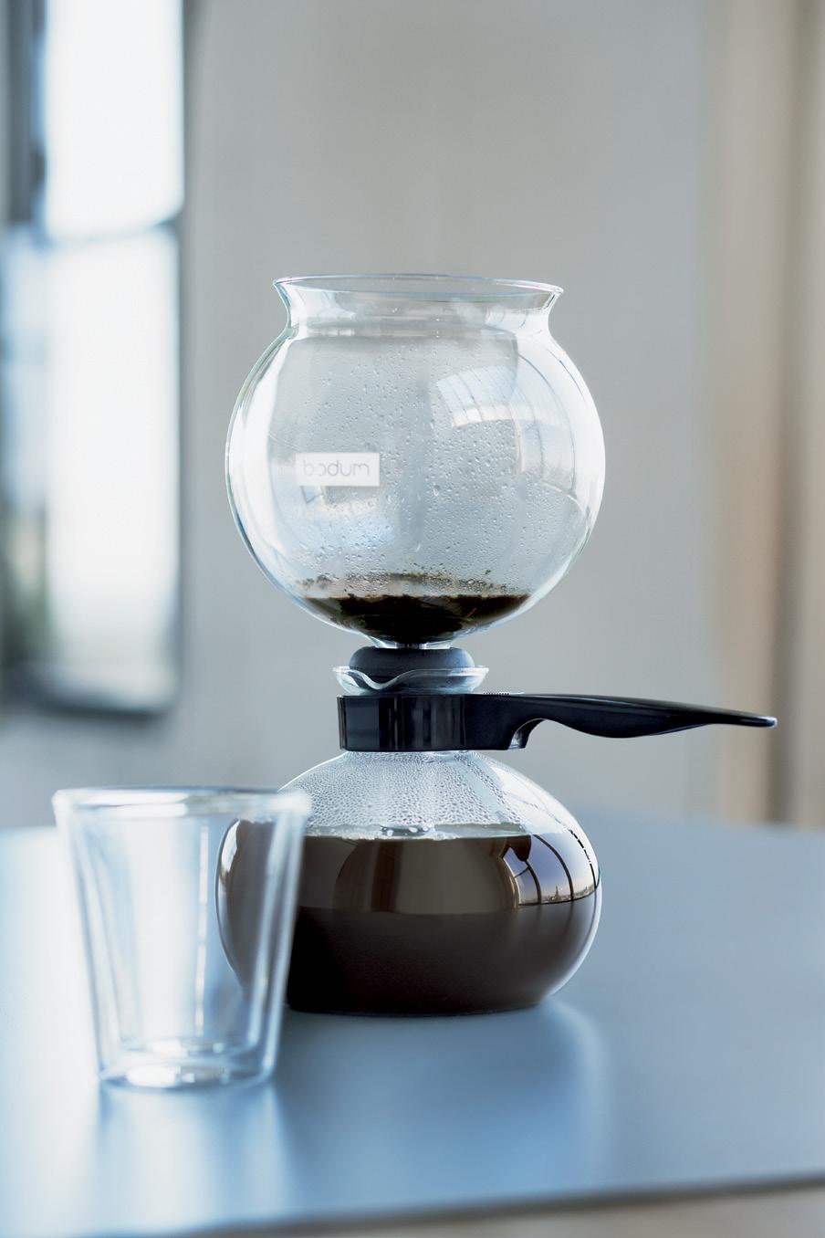 4 70 years of Visionary Innovation 8 BODUM s Portuguesa 13 Coffee 16 Coffee Maker Comparison 17 Coffee Brewing Methods 22 Coffee-House Style Drinks 36 Parts of The French Press Coffee Maker 37 Guide