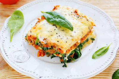 Vegan Lasagne Serves: 6 250g Red Lentils 1 tbsp Olive Oil 1 Onion, finely diced 1 Carrot, finely diced 1 Red Pepper, finely diced 1 Vegetable Stock Cube 200g Baby Spinach Leaves 9 Lasagne Sheets