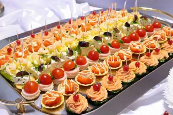 Hors d Oeuvres The Calgary Italian Cultural Centre ~ Ballroom Hors d Oeuvres are ordered by the dozen ~ Minimum order of 2 dozen of each Cold Selections Smoked Salmon in a Basil Cream Cheese Wrap $28.