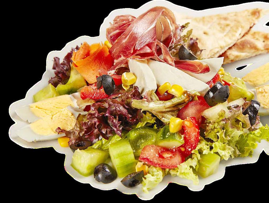 kukurica, karotka, olivy, parmská šunka, vajce, mozzarella, pizza chlieb uscany Salad salad leaves mix, fresh vegetables mix, corn, carrots, olives, Parma
