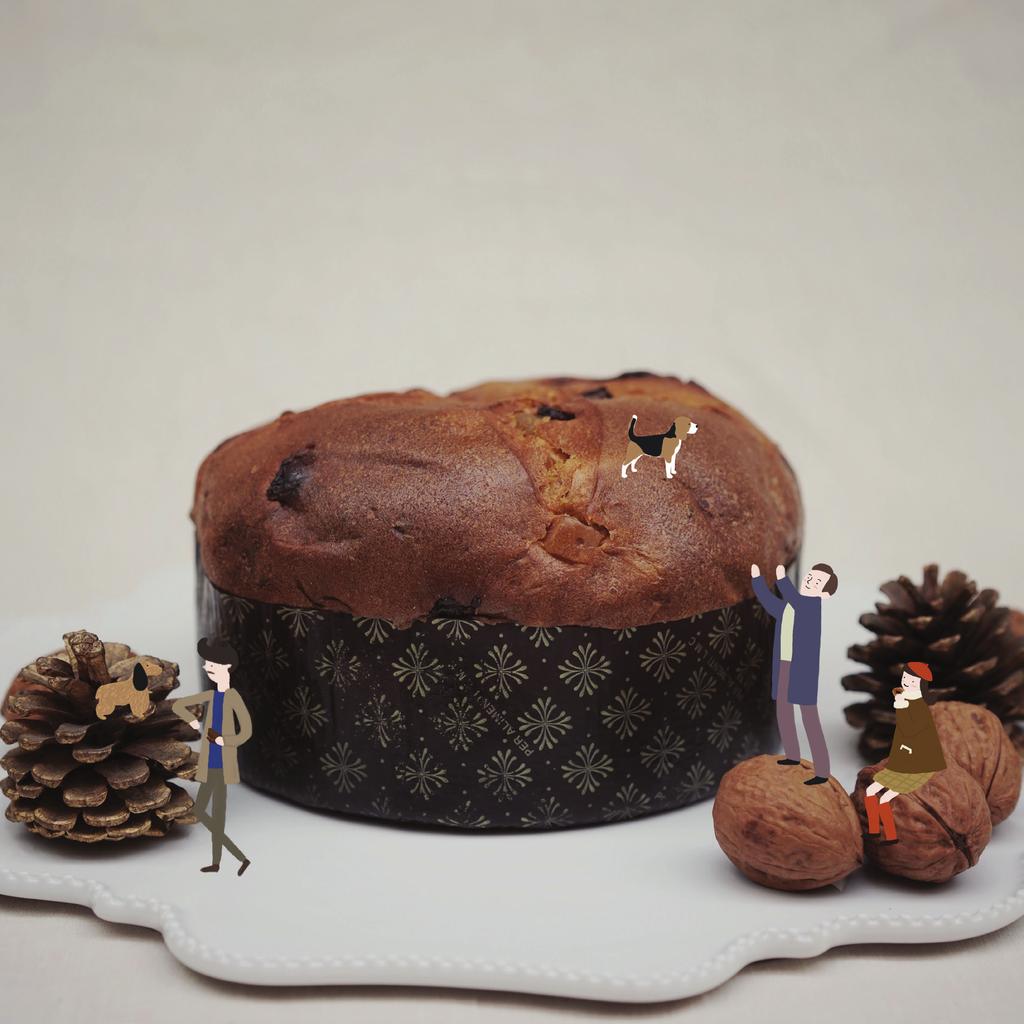 breramilano 1930 traditional panettone hand wrapped A traditional Italian Christmas cake, rich in Mother Yeast, Water, Flour, Sugar, Egg yolks, Milk, Butter, Salt, Time, Heat, Love, Passion.