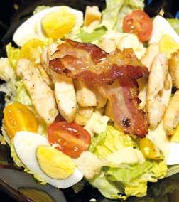 Šaláty / Salads Šalát Caesar s kuracím mäsom (3, 7) Zmes listových šalátov, cherry paradajky, vajíčko, parmezán, plátky