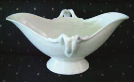 The sauce tureen trays often are the same and are interchangeable with a gravy boat.
