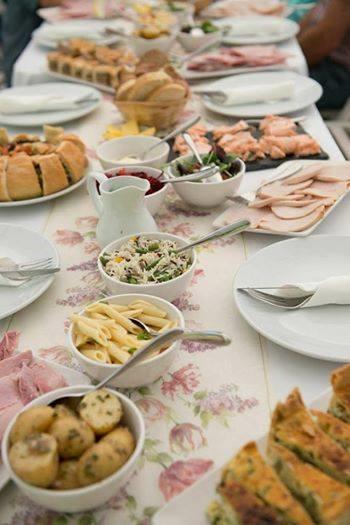 ork buffets are ideal for occasions with large amounts of guests and where formal eating arrangements are rejected in favour of a more casual and cost effective service.