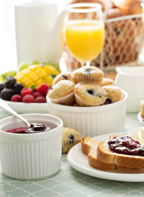 BREAKFAST SELECTIONS Assorted Pastries Assorted Muffins Fresh Fruit Platter Orange Juice Coffee all day meeting CONTINENTAL BREAKFAST $10 per person DOWNTOWN Fresh Fruit Platter Scrambled Eggs Bacon