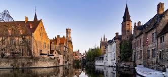AM: Join me for a leisurely walk around this very pretty town with a local guide, inviting us to delve into history of Brugge as we discover