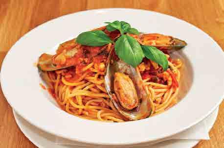 PASTA MAKARONY PASTA Spaghetti aglio, olio E peperoncino 19 zł makaron cienkie sznurki, czosnek, oliwa, chilli, natka pietruszki, grana padano spaghetti pasta, garlic, olive oil, chilli, parsley,