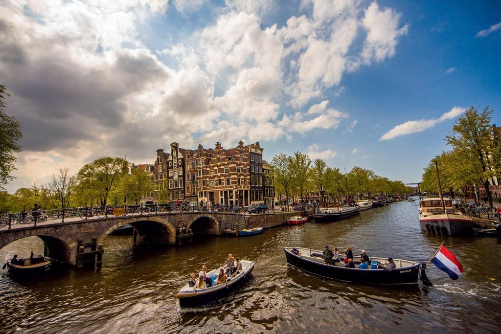 DAY PACKAGES SUNDAY 14 OCTOBER - 100 EUR MONDAY 15 OCTOBER - 500 EUR Participation in the General Assembly Participation in the lunch, coffee breaks, and WiFi internet dinner at Het Scheepvaartmuseum