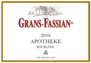 Creamy ending of yellow, tropical fruit. 95 Riesling Apotheke GG 2016 GRANS FASSIAN Floral intensity and fruity grace. The opening is disruptive on intense notes of lilac.