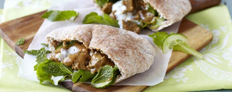 Tandoori Lamb Pitas with Minted Yoghurt Sunday 6th January COOK TIME PREP TIME SERVES 00:40:00 00:10:00 4 Mint and lime combine with yoghurt to add a fresh flavour to these delicious lamb pitas.