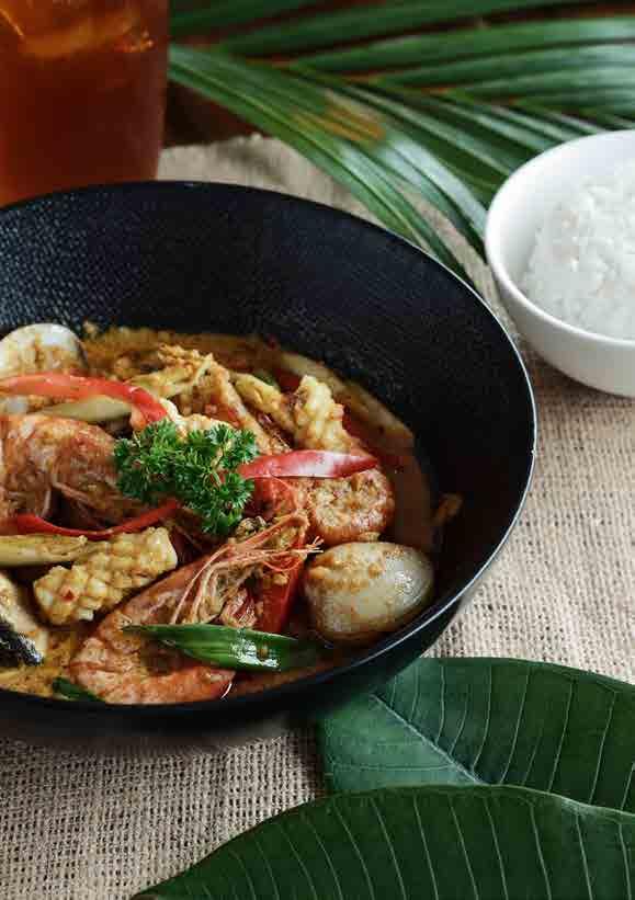pud phong karee talay seafood curry 79 this authentic yellow curry has an exotic