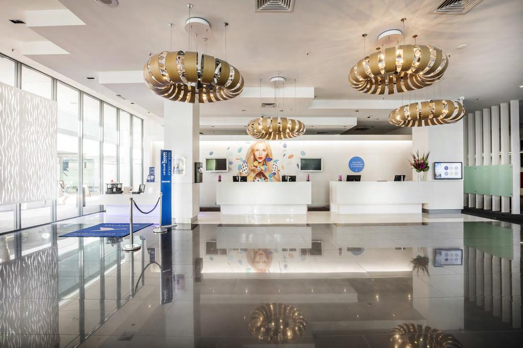 venue and meeting space Hotel Snapshot Novotel offers 296 guest rooms, a dedicated event floor with 11 flexible function rooms, 1 restaurant, 1 bar and a café- making us an event destination.