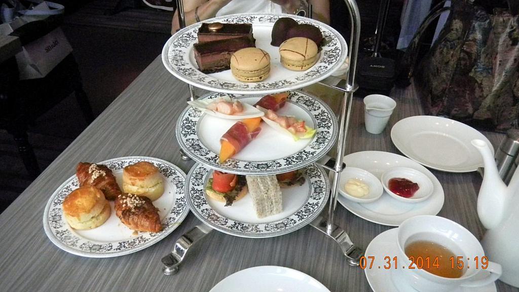 268.00 34.36 High Tea Set for Two in Chinese 下午茶套餐 25.