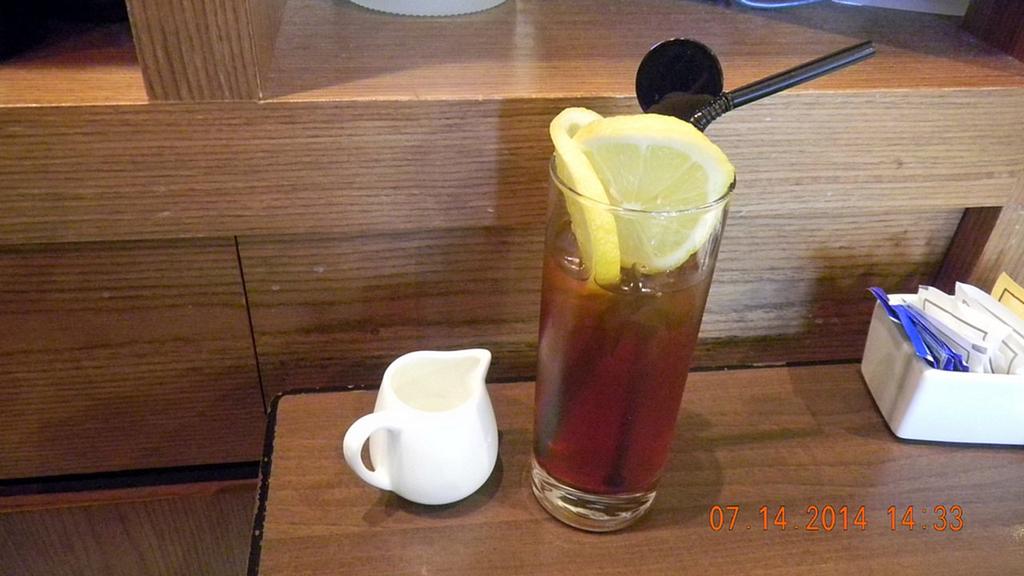 0 0 Mon, Jul 14, 2014 29 Iced Lemon Tea in Chinese 凍檸檬茶 Part of an afternoon tea set.