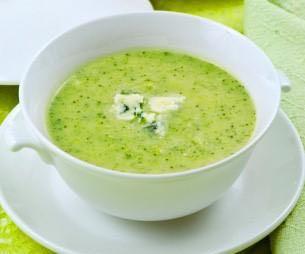 Broccoli Cheese Soup serves: 2 - Prep: 10 mins. 1 cup Broccoli, cut into florets 1 cloves Garlic,minced 7/8 cup or vegetable broth 1/4 cup Heavy cream 3/4 cup Cheddar cheese 1.