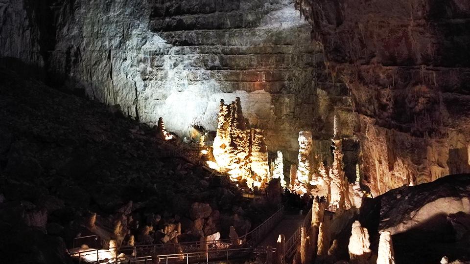 The beautiful grotte di Frasassi a must see Marche sight not far from Jesi The Red Wines of the Marche Most people, even in Italy, do not realize that Sangiovese is an historic and famous variety of