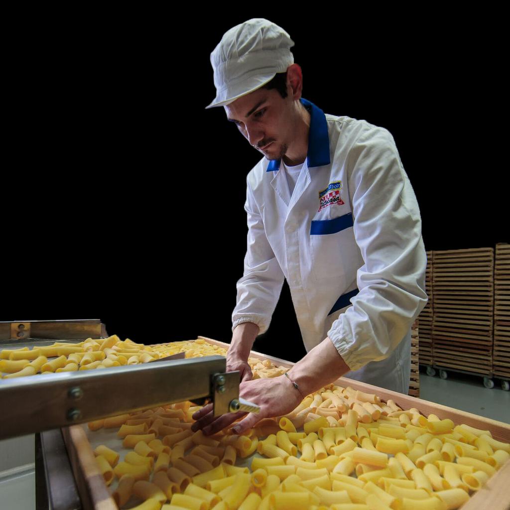 It s very important that the drying phase of our pasta is very slow and takes place at low temperature which allows to maintain all the original nutritional and organoleptic