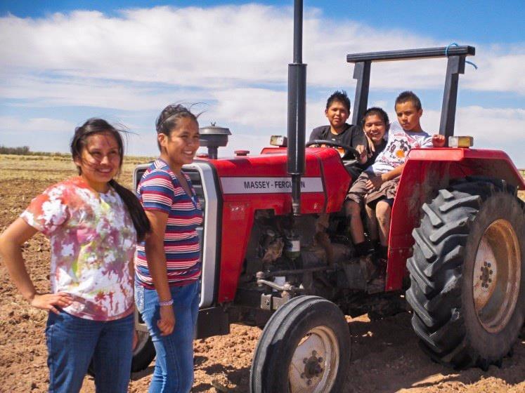 Through Nizhónígo Iiná we are reviving the Navajo ways of utilizing healthy traditional foods and using the freshest and most nutritious, locally grown conventional foods.