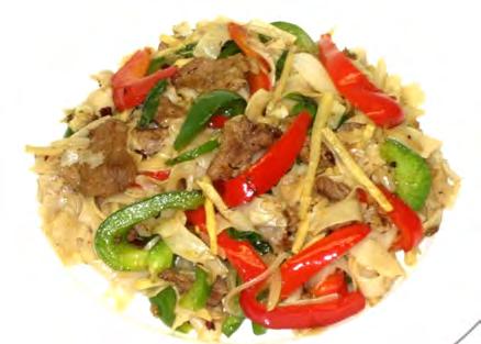 ) Rice noodles stir-fried with choice of meat, Pad Thai sauce, eggs, green onions, tiny tofu, and bean sprouts.