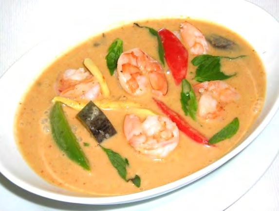 Sweet Green Curry: (Gang Kiow Wan) Choice of meat or vegetarian in a creamy Green curry with eggplant, bamboo shoots, bell