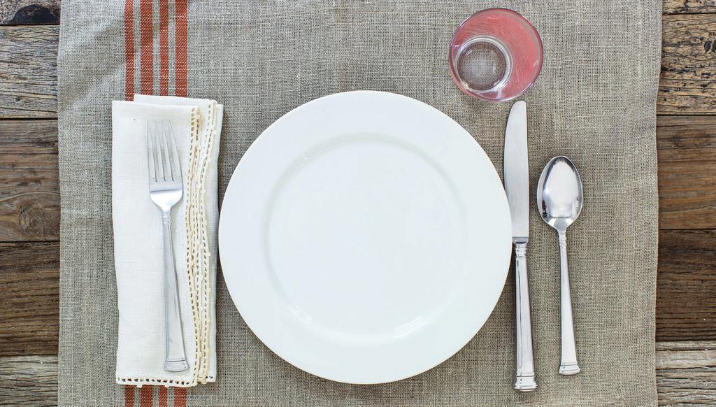 How to Set a Table While your child is still learning, he or she might get the place settings a little confused and need some help. Set up a sample place setting for your child to follow.