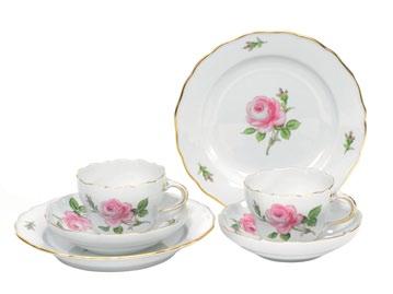 6-piece set: 2 coffee cups, 2 saucers, 2 dessert plates with Red Rose décor 020110-C0003-1