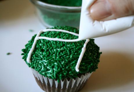 buttercream frosting recipe green food coloring green sprinkles yellow Candy Melts ziplock baggies parchment