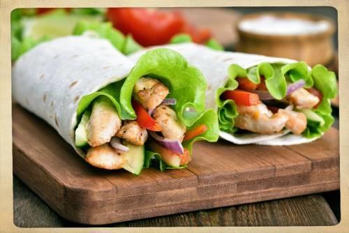 Mexican Fajitas This recipe takes 15 minutes to get ready and serve. It can double as a lunch or dinner recipe, depending on whether the kids are coming or going, or both as the case may be.
