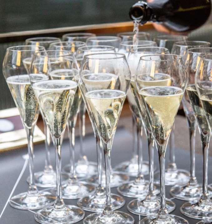 Sparkling wines and Champagnes Greyfriars NV Cuvée, Surrey, UK 43.33 Searcys Selected Cuvée, NV, Champagne, France 50.84 / magnum 95.83 Drappier, Carte d Or Brut, NV, Champagne, France 55.