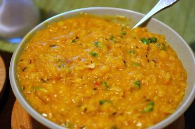 In India, dried pigeon peas are used to prepare dal (or dhal), purees derived from