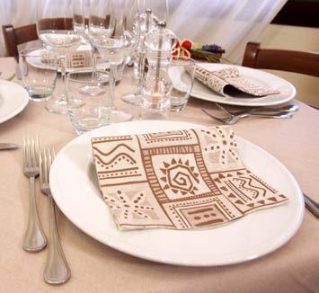 KORINTO CUSTUMIZED The customization of tablecloths and napkins is