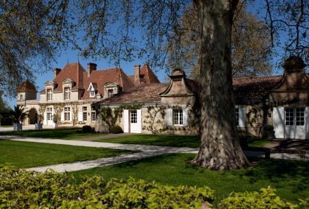 Château Rauzan-Ségla has a long and interesting history dating all t he way bac k to 1661. P ierre Desmezures de Rauzan acquired the Noble House of Gassies and found the Domaine de Rauzan.