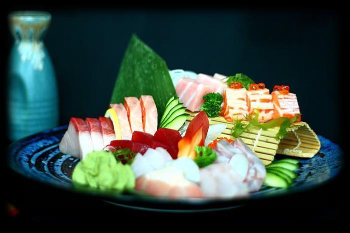 Sushi &Sashimi 寿司刺身 Entree 22 Main 41 Deluxe (Premium Selection of Sashimi) 65 Assorted Sashimi 刺身盛り合わせ 什锦刺身拼盘