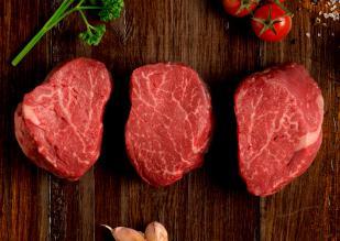 Many consider the Sirloin to be the tastiest steak; it is also suitable for roasting.