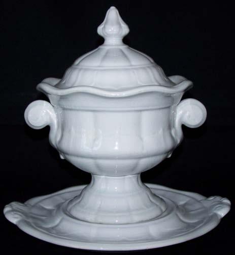 1842 Ribbed Bud Vegetable Tureen with