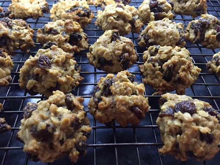 Ingredients: 4 weetbix biscuits, crushed 3/4 cup rolled oats 3/4 cup plain flour 1 teaspoon baking powder 1/4 cup brown sugar 1 cup sultanas 1/4 cup honey 75g butter