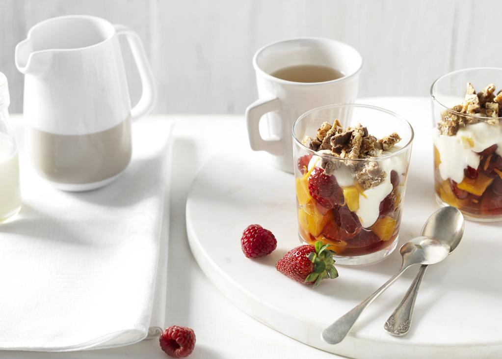 simple and Peach & berry breakfast parfait with nut crumble ProPoints VALUES PER SERVE SERVES: 4 PREP: 15 MINS 680g tub Weight Watchers Peaches, drained, reserving 2 tbs juice 2 tsp finely grated