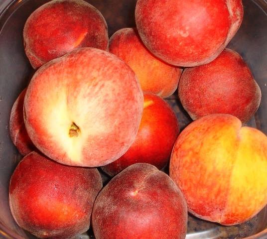 Recipe / Directions Step 1 - Selecting the peaches Choose ripe, mature fruit of ideal quality for eating fresh or cooking.
