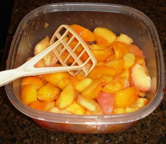 Step 6 - Cut up the peaches Cut out any brown spots and