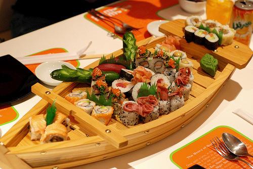 .......... 19 00 assorted fish over sushi rice Tekka Don.