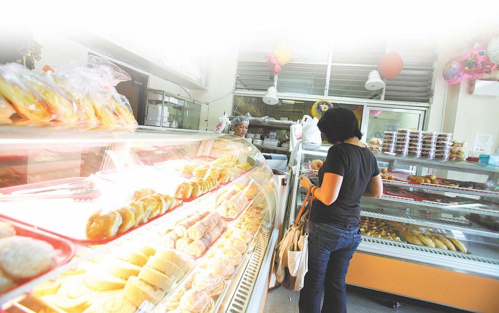 MILESTONES 1971 Guam s Bakery is incorporated in the territory of Guam Starting a business is always a risk, but the risk was even greater for the o w n e r s o f Guam Bakery.