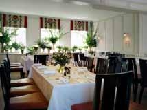 The room is equipped with a projector and screen, av set-up,